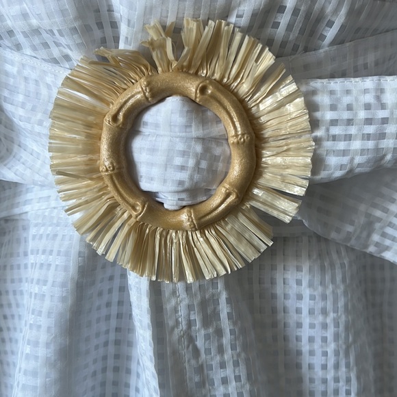 Long Sleeve V-Neck White Dress - Picture 5 of 13